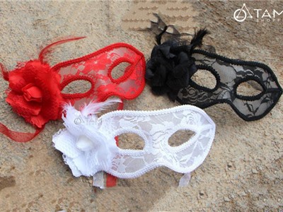 Mặt nạ dạ hội nửa mặt hoa hồng bông to viền ren xuyên thấu HLW-MN-36